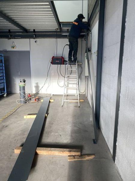 Mezzanine - 6
